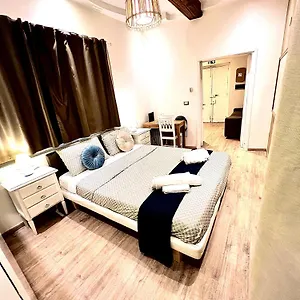  Appartamento Pantheon Luxury Historic Center